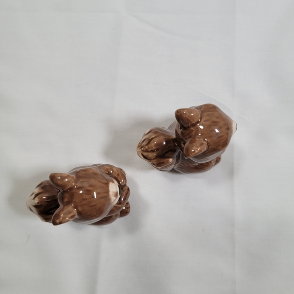 Squirrel Salt and Pepper Shakers, Ceramic 2.5", Collectible Animal Shaker - Picture 6 of 10